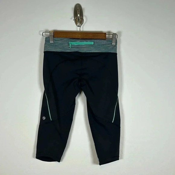 Lululemon Run: Excel Crop Leggings Size 4 - Picture 4 of 10